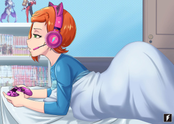 Gwen plays video games cover
