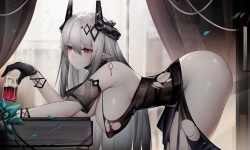泥岩黑曜石礼服